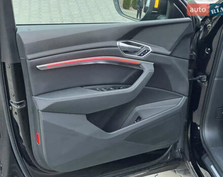 Чорний Ауді E-Tron, об'ємом двигуна 0 л та пробігом 112 тис. км за 33900 $, фото 14 на Automoto.ua