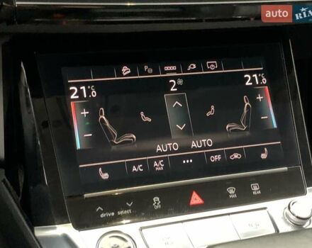 Черный Ауди E-Tron, объемом двигателя 0 л и пробегом 64 тыс. км за 35955 $, фото 66 на Automoto.ua