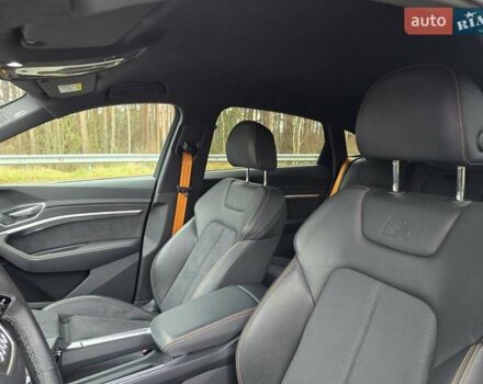 Черный Ауди E-Tron, объемом двигателя 0 л и пробегом 43 тыс. км за 45999 $, фото 54 на Automoto.ua