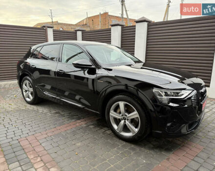 Черный Ауди E-Tron, объемом двигателя 0 л и пробегом 64 тыс. км за 31700 $, фото 56 на Automoto.ua
