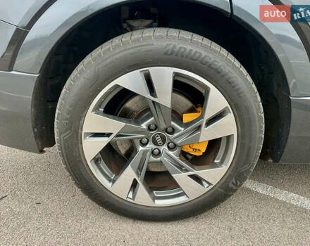 Черный Ауди E-Tron, объемом двигателя 0 л и пробегом 39 тыс. км за 39950 $, фото 22 на Automoto.ua