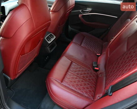 Черный Ауди E-Tron, объемом двигателя 0 л и пробегом 65 тыс. км за 44284 $, фото 6 на Automoto.ua