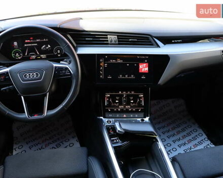 Черный Ауди E-Tron, объемом двигателя 0 л и пробегом 17 тыс. км за 44900 $, фото 40 на Automoto.ua