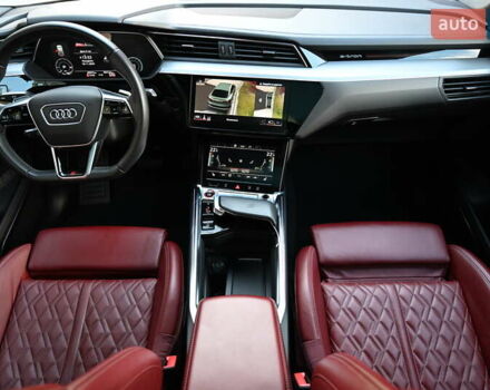 Черный Ауди E-Tron, объемом двигателя 0 л и пробегом 65 тыс. км за 44284 $, фото 1 на Automoto.ua