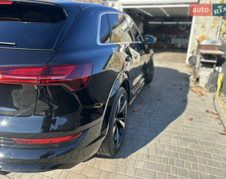 Чорний Ауді E-Tron, об'ємом двигуна 0 л та пробігом 57 тис. км за 41500 $, фото 32 на Automoto.ua
