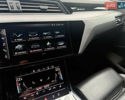 Чорний Ауді E-Tron, об'ємом двигуна 0 л та пробігом 89 тис. км за 35499 $, фото 29 на Automoto.ua