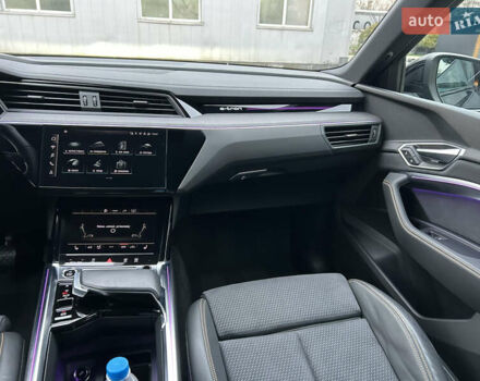 Чорний Ауді E-Tron, об'ємом двигуна 0 л та пробігом 23 тис. км за 54900 $, фото 15 на Automoto.ua