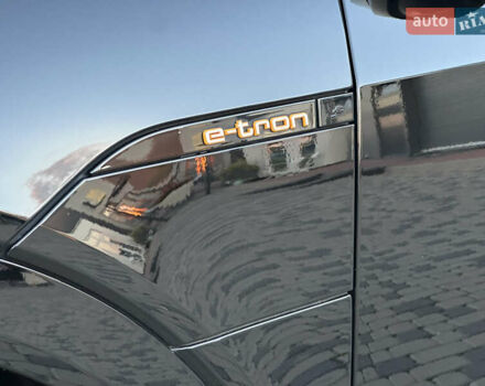 Черный Ауди E-Tron, объемом двигателя 0 л и пробегом 158 тыс. км за 31000 $, фото 12 на Automoto.ua