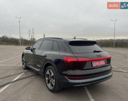 Черный Ауди E-Tron, объемом двигателя 0 л и пробегом 39 тыс. км за 39950 $, фото 12 на Automoto.ua
