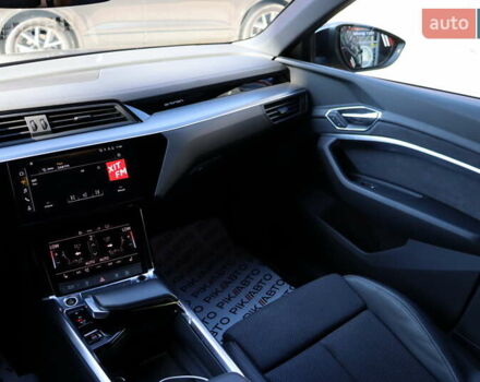 Черный Ауди E-Tron, объемом двигателя 0 л и пробегом 17 тыс. км за 44900 $, фото 42 на Automoto.ua