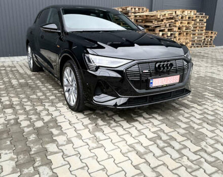 Чорний Ауді E-Tron, об'ємом двигуна 0 л та пробігом 89 тис. км за 35499 $, фото 9 на Automoto.ua