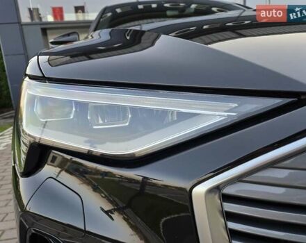 Черный Ауди E-Tron, объемом двигателя 0 л и пробегом 25 тыс. км за 44888 $, фото 25 на Automoto.ua