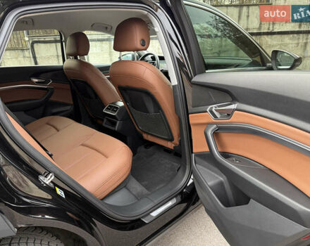 Черный Ауди E-Tron, объемом двигателя 0 л и пробегом 79 тыс. км за 29999 $, фото 31 на Automoto.ua