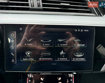 Черный Ауди E-Tron, объемом двигателя 0 л и пробегом 64 тыс. км за 31700 $, фото 53 на Automoto.ua
