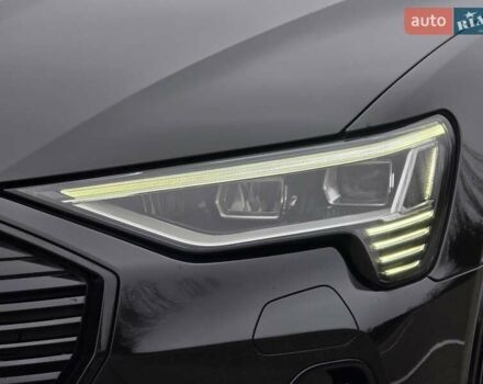 Чорний Ауді E-Tron, об'ємом двигуна 0 л та пробігом 61 тис. км за 47777 $, фото 18 на Automoto.ua