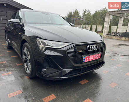 Чорний Ауді E-Tron, об'ємом двигуна 0 л та пробігом 142 тис. км за 29950 $, фото 6 на Automoto.ua