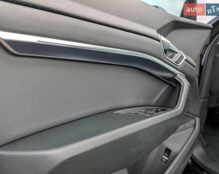 Черный Ауди E-Tron, объемом двигателя 0 л и пробегом 95 тыс. км за 29800 $, фото 26 на Automoto.ua