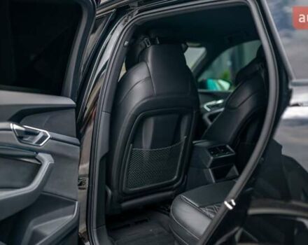 Черный Ауди E-Tron, объемом двигателя 0 л и пробегом 25 тыс. км за 55000 $, фото 43 на Automoto.ua