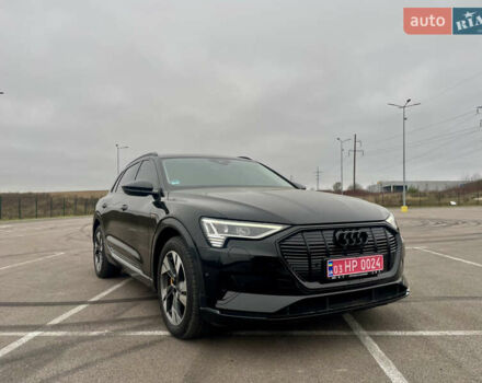 Черный Ауди E-Tron, объемом двигателя 0 л и пробегом 39 тыс. км за 39950 $, фото 16 на Automoto.ua