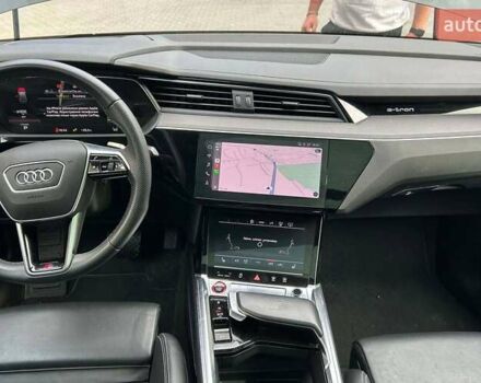 Чорний Ауді E-Tron, об'ємом двигуна 0 л та пробігом 83 тис. км за 43000 $, фото 16 на Automoto.ua