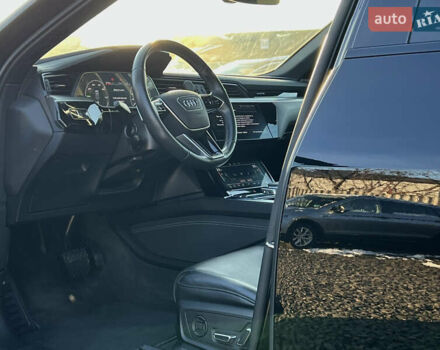 Черный Ауди E-Tron, объемом двигателя 0 л и пробегом 32 тыс. км за 47561 $, фото 24 на Automoto.ua