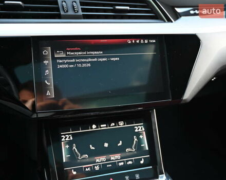 Черный Ауди E-Tron, объемом двигателя 0 л и пробегом 65 тыс. км за 44284 $, фото 15 на Automoto.ua