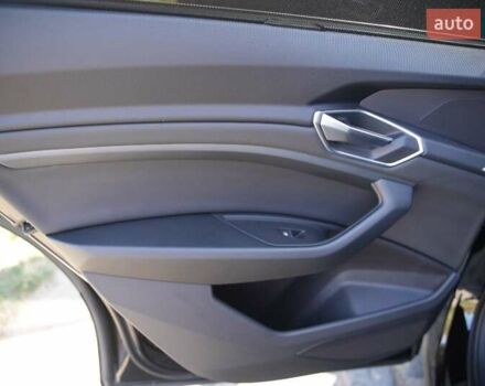 Чорний Ауді E-Tron, об'ємом двигуна 0 л та пробігом 47 тис. км за 32900 $, фото 25 на Automoto.ua