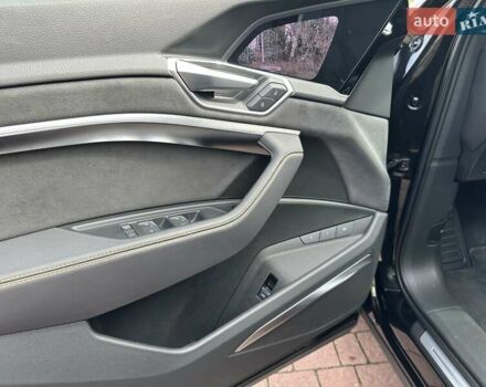 Черный Ауди E-Tron, объемом двигателя 0 л и пробегом 77 тыс. км за 43200 $, фото 28 на Automoto.ua
