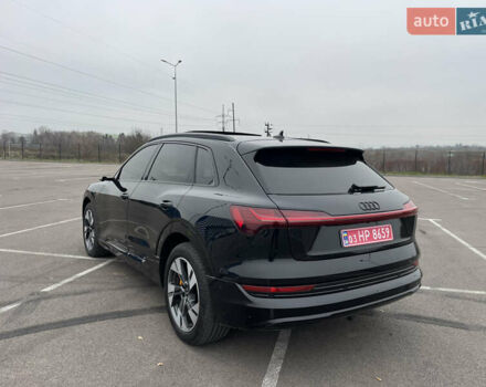Черный Ауди E-Tron, объемом двигателя 0 л и пробегом 89 тыс. км за 39900 $, фото 2 на Automoto.ua