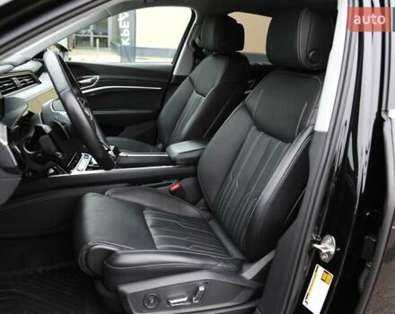 Чорний Ауді E-Tron, об'ємом двигуна 0 л та пробігом 78 тис. км за 43000 $, фото 8 на Automoto.ua