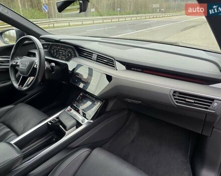 Чорний Ауді E-Tron, об'ємом двигуна 0 л та пробігом 61 тис. км за 47777 $, фото 92 на Automoto.ua