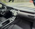 Чорний Ауді E-Tron, об'ємом двигуна 0 л та пробігом 61 тис. км за 47777 $, фото 92 на Automoto.ua