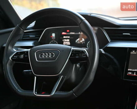 Черный Ауди E-Tron, объемом двигателя 0 л и пробегом 65 тыс. км за 44284 $, фото 8 на Automoto.ua