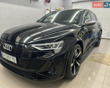 Чорний Ауді E-Tron, об'ємом двигуна 0 л та пробігом 57 тис. км за 41500 $, фото 6 на Automoto.ua