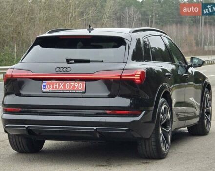 Чорний Ауді E-Tron, об'ємом двигуна 0 л та пробігом 61 тис. км за 47777 $, фото 8 на Automoto.ua