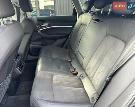 Черный Ауди E-Tron, объемом двигателя 0 л и пробегом 41 тыс. км за 38800 $, фото 19 на Automoto.ua