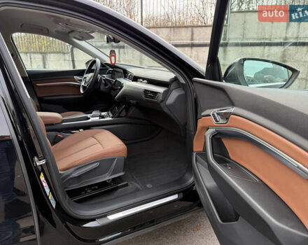 Черный Ауди E-Tron, объемом двигателя 0 л и пробегом 79 тыс. км за 29999 $, фото 18 на Automoto.ua