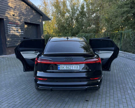 Черный Ауди E-Tron, объемом двигателя 0 л и пробегом 91 тыс. км за 36500 $, фото 81 на Automoto.ua