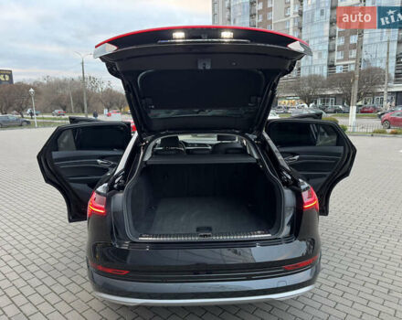 Чорний Ауді E-Tron, об'ємом двигуна 0 л та пробігом 35 тис. км за 37900 $, фото 51 на Automoto.ua