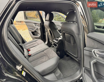 Чорний Ауді E-Tron, об'ємом двигуна 0 л та пробігом 35 тис. км за 37300 $, фото 46 на Automoto.ua