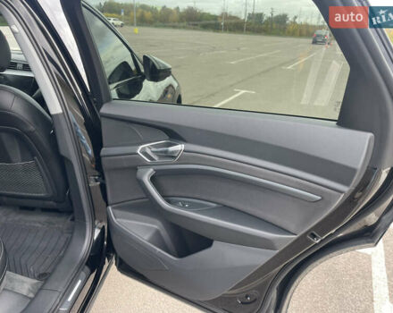 Чорний Ауді E-Tron, об'ємом двигуна 0 л та пробігом 21 тис. км за 34950 $, фото 29 на Automoto.ua