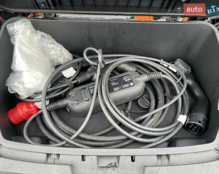 Чорний Ауді E-Tron, об'ємом двигуна 0 л та пробігом 22 тис. км за 33999 $, фото 33 на Automoto.ua