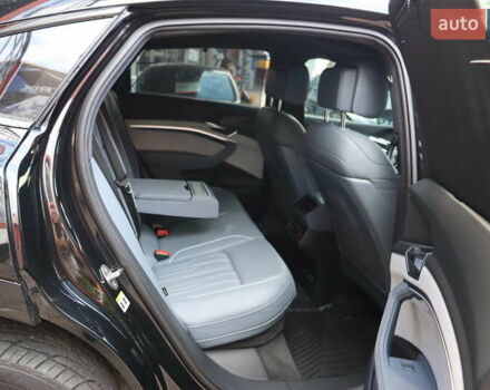 Черный Ауди E-Tron, объемом двигателя 0 л и пробегом 50 тыс. км за 39900 $, фото 50 на Automoto.ua