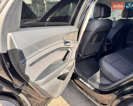 Чорний Ауді E-Tron, об'ємом двигуна 0 л та пробігом 70 тис. км за 36900 $, фото 29 на Automoto.ua