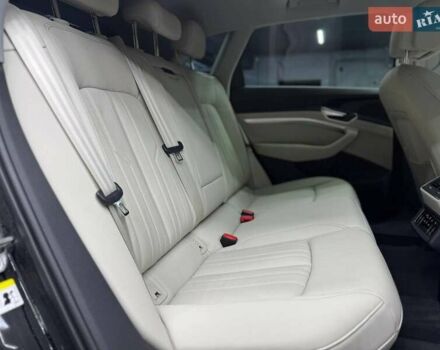 Черный Ауди E-Tron, объемом двигателя 0 л и пробегом 62 тыс. км за 36500 $, фото 15 на Automoto.ua