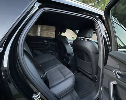 Черный Ауди E-Tron, объемом двигателя 0 л и пробегом 39 тыс. км за 36900 $, фото 24 на Automoto.ua