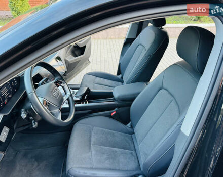 Чорний Ауді E-Tron, об'ємом двигуна 0 л та пробігом 27 тис. км за 38700 $, фото 26 на Automoto.ua