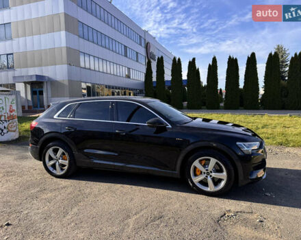 Чорний Ауді E-Tron, об'ємом двигуна 0 л та пробігом 70 тис. км за 36900 $, фото 10 на Automoto.ua