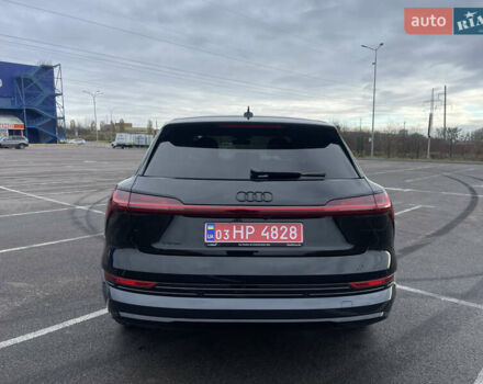 Чорний Ауді E-Tron, об'ємом двигуна 0 л та пробігом 22 тис. км за 33999 $, фото 5 на Automoto.ua