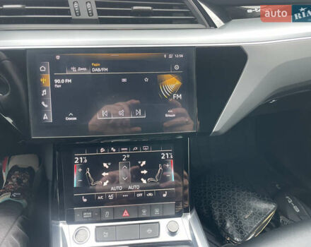 Чорний Ауді E-Tron, об'ємом двигуна 0 л та пробігом 22 тис. км за 33999 $, фото 47 на Automoto.ua